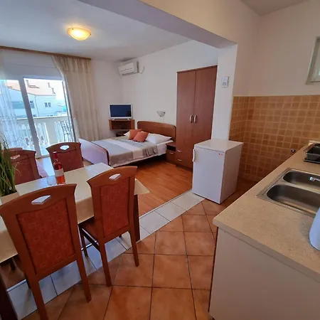 Studio-wohnung In By Interhome Διαμέρισμα *
