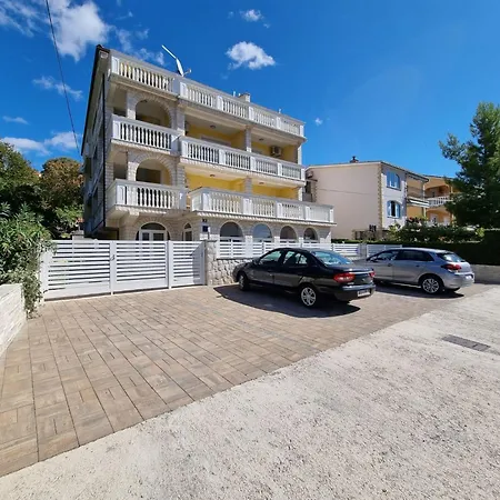 Studio-wohnung In By Interhome Crikvenica
